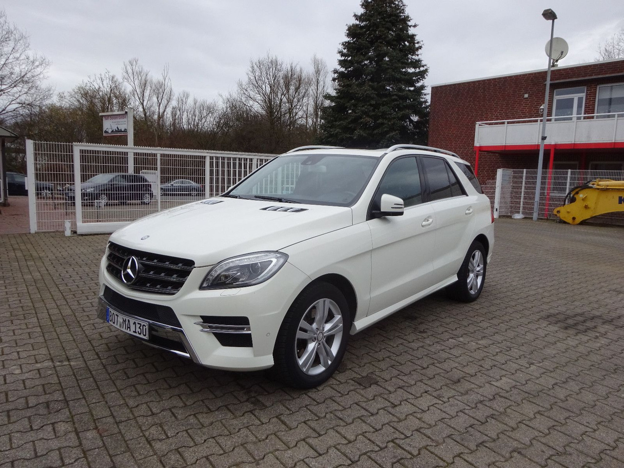 Mercedes-Benz ML 350 CDI BlueTec Mercedes-Benz ML 350 CDI BlueTec. AMG Paket - سيارة دفع رباعي: صورة 2 Mercedes-Benz ML 350 CDI BlueTec Mercedes-Benz ML 350 CDI BlueTec. AMG Paket - سيارة دفع رباعي: صورة 2