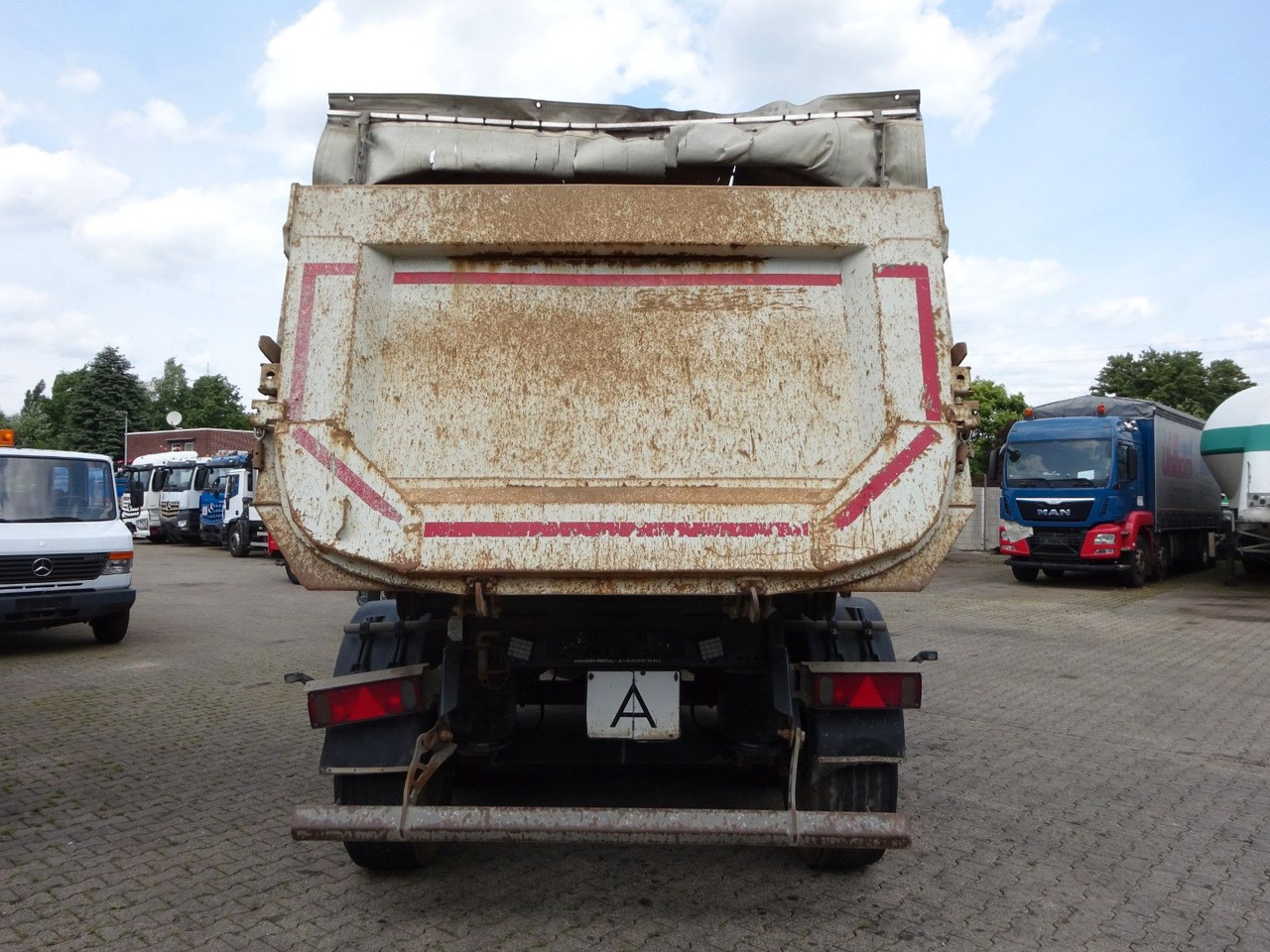 Schmitz Cargobull SGF S3 Kipp Auflieger Mulde mit 3 Achsen - نصف مقطورة قلابة: صورة 5 Schmitz Cargobull SGF S3 Kipp Auflieger Mulde mit 3 Achsen - نصف مقطورة قلابة: صورة 5