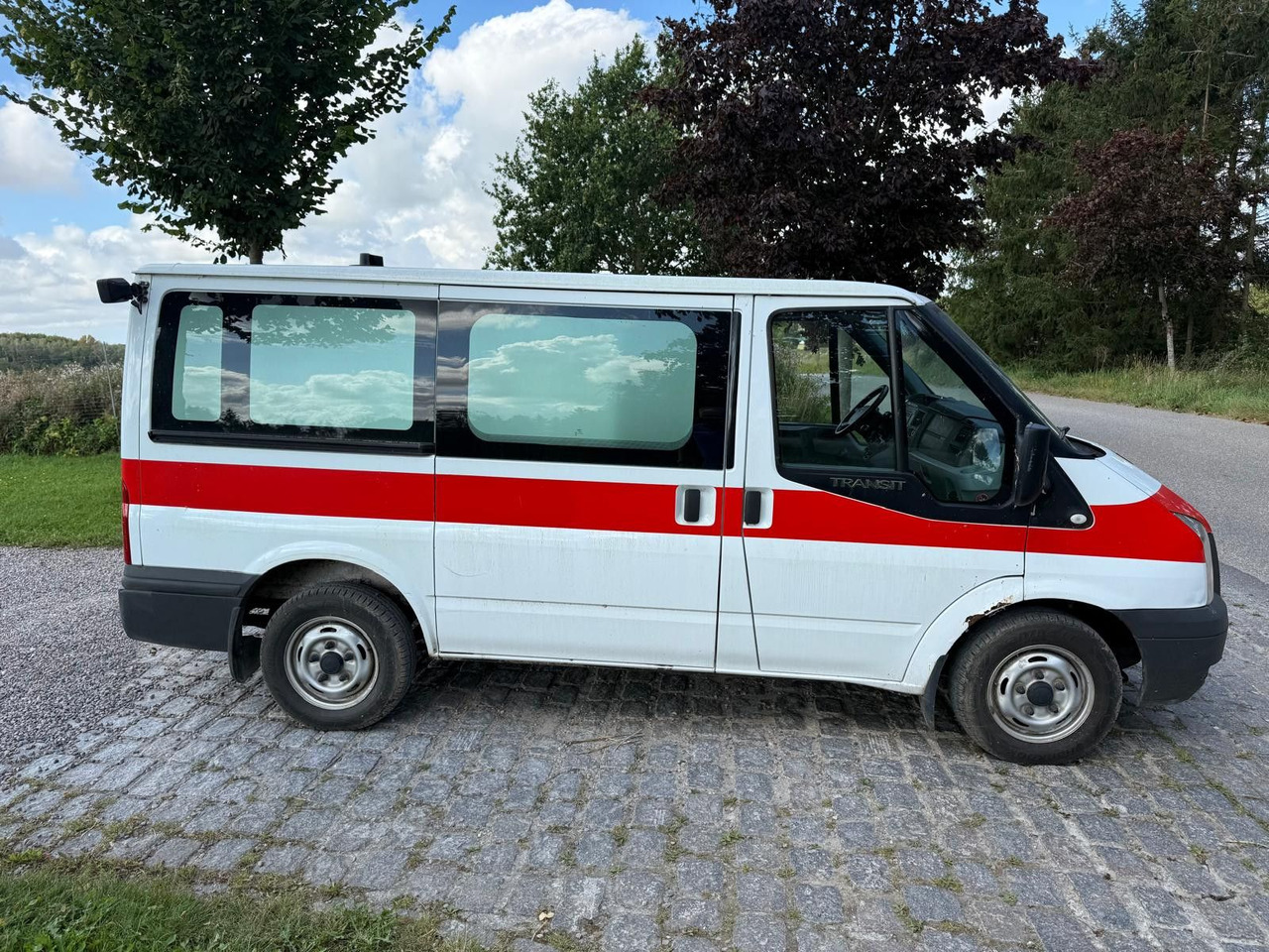 Ford Transit Kombi FT 300 K - ميكروباص: صورة 4 Ford Transit Kombi FT 300 K - ميكروباص: صورة 4