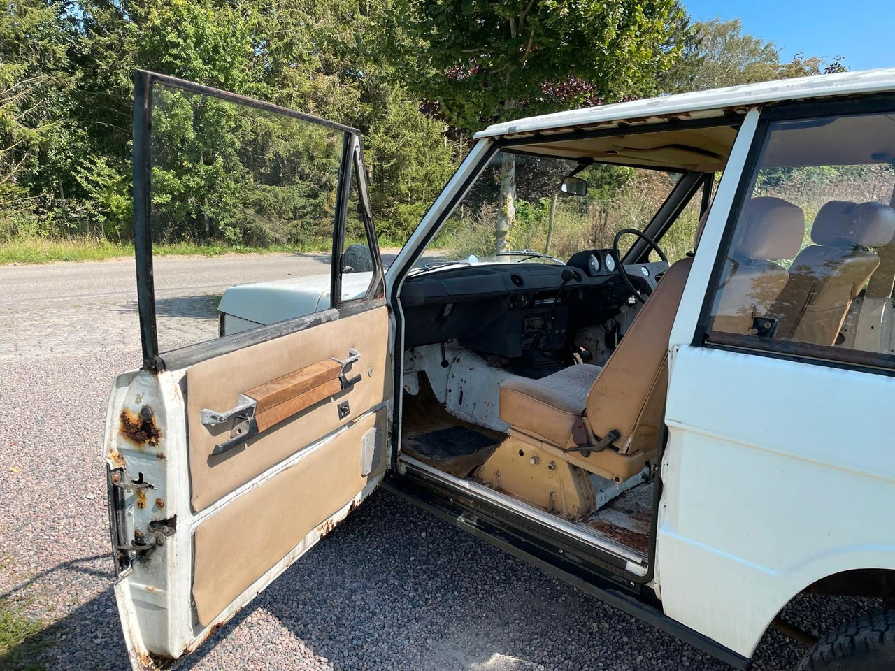 سيارة دفع رباعي Land Rover Range Rover Classic Suffix A: صورة 10 سيارة دفع رباعي Land Rover Range Rover Classic Suffix A: صورة 10