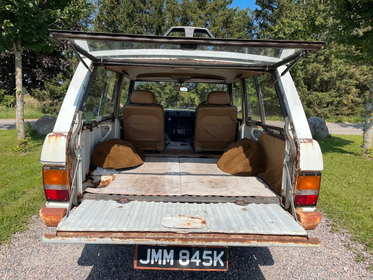 سيارة دفع رباعي Land Rover Range Rover Classic Suffix A: صورة 25 سيارة دفع رباعي Land Rover Range Rover Classic Suffix A: صورة 25