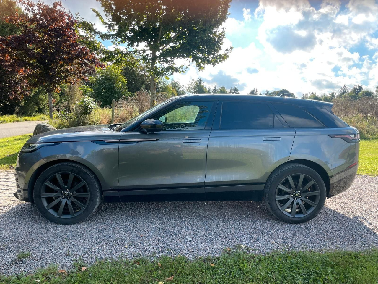 Land Rover Range Rover Velar R-Dynamic 3.0D 4WD Land Rover Velar R-Dynamic 3.0D 4WD *LKW zullasung: 2 sitze - سيارة دفع رباعي: صورة 2 Land Rover Range Rover Velar R-Dynamic 3.0D 4WD Land Rover Velar R-Dynamic 3.0D 4WD *LKW zullasung: 2 sitze - سيارة دفع رباعي: صورة 2