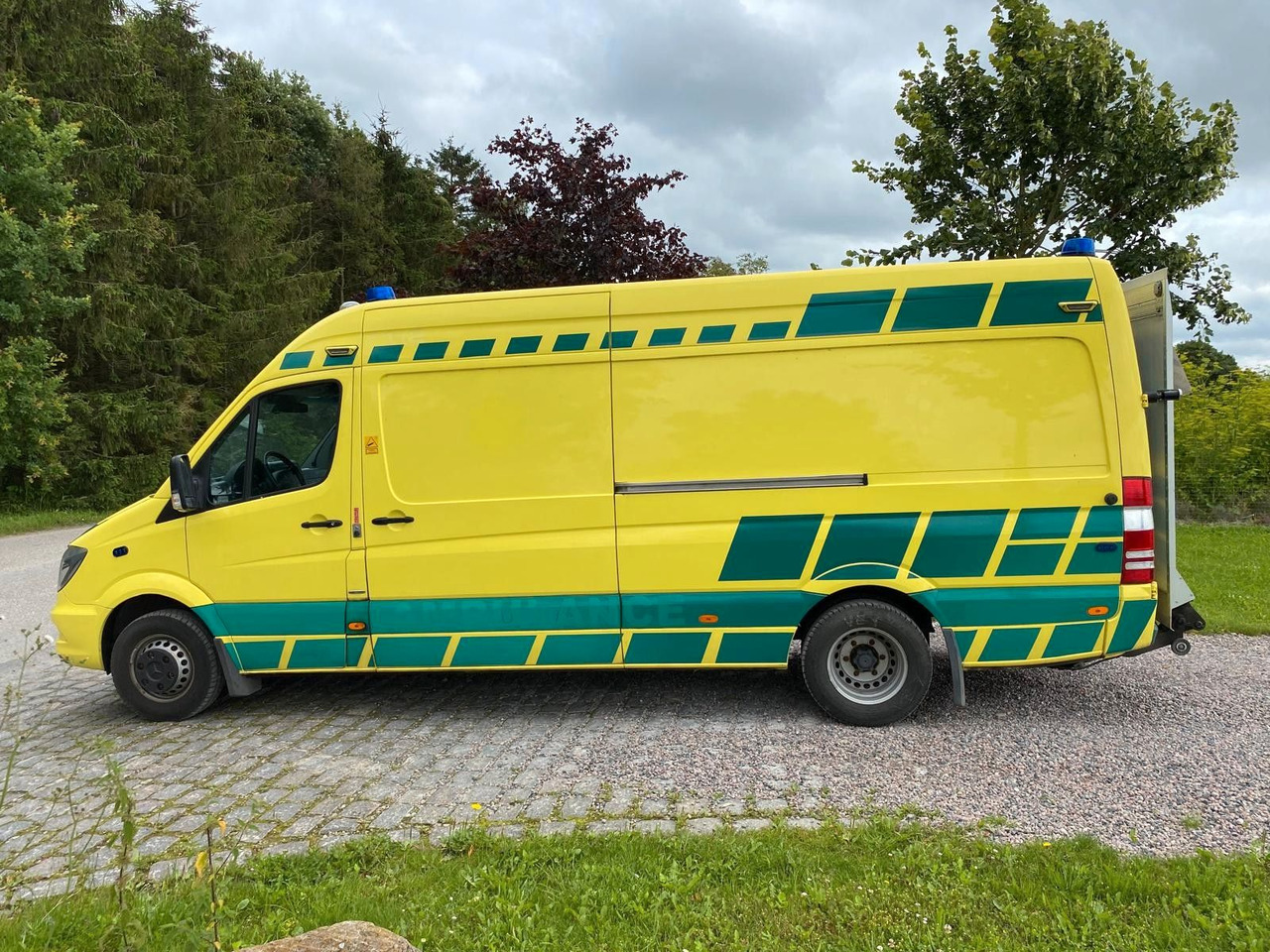 Mercedes-Benz Sprinter 519 CDI MAXI +Lift *20 000€ netto - سيارة إسعاف: صورة 4 Mercedes-Benz Sprinter 519 CDI MAXI +Lift *20 000€ netto - سيارة إسعاف: صورة 4