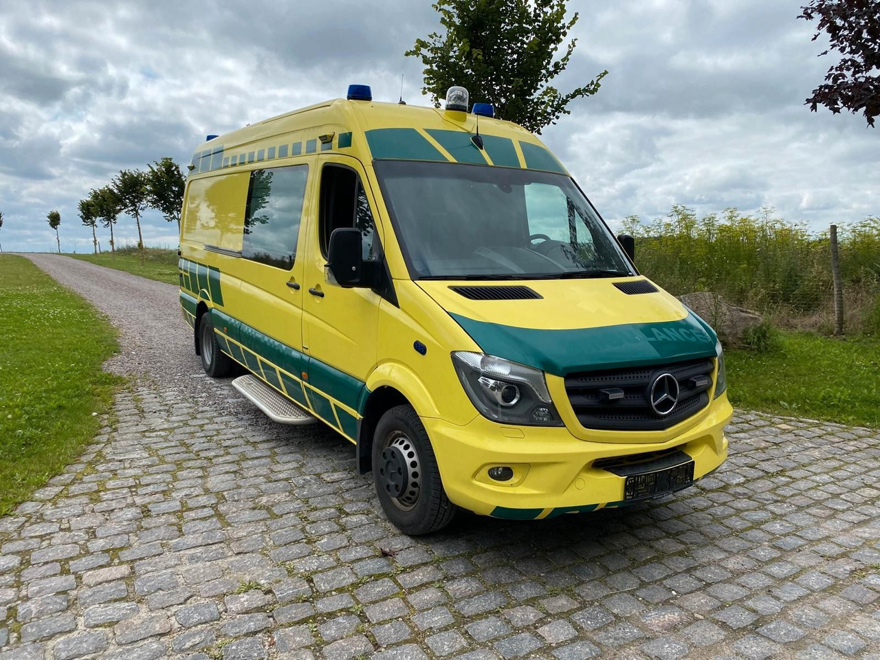 Mercedes-Benz Sprinter 519 CDI MAXI +Lift *20 000€ netto - سيارة إسعاف: صورة 1 Mercedes-Benz Sprinter 519 CDI MAXI +Lift *20 000€ netto - سيارة إسعاف: صورة 1