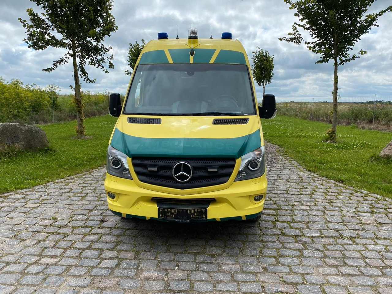 Mercedes-Benz Sprinter 519 CDI MAXI +Lift *20 000€ netto - سيارة إسعاف: صورة 2 Mercedes-Benz Sprinter 519 CDI MAXI +Lift *20 000€ netto - سيارة إسعاف: صورة 2