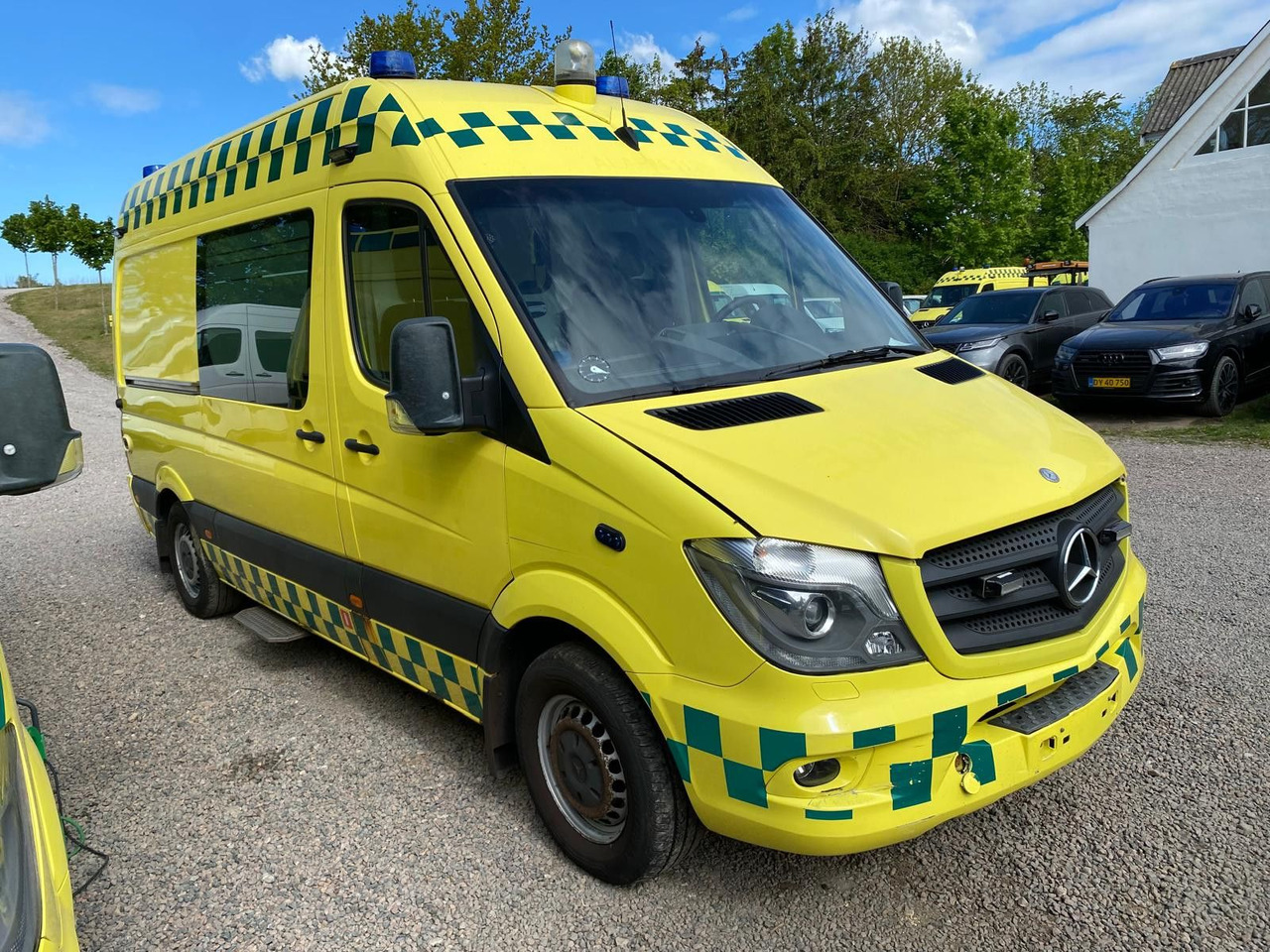 Mercedes-Benz Sprinter II 316 CDI Aut *Ambulance *MOTORSCHADEN - ميكروباص: صورة 1 Mercedes-Benz Sprinter II 316 CDI Aut *Ambulance *MOTORSCHADEN - ميكروباص: صورة 1