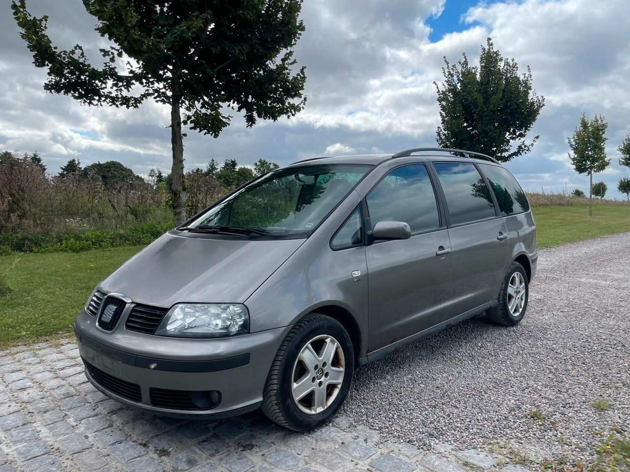 Seat Alhambra Sport - سيدان: صورة 1 Seat Alhambra Sport - سيدان: صورة 1