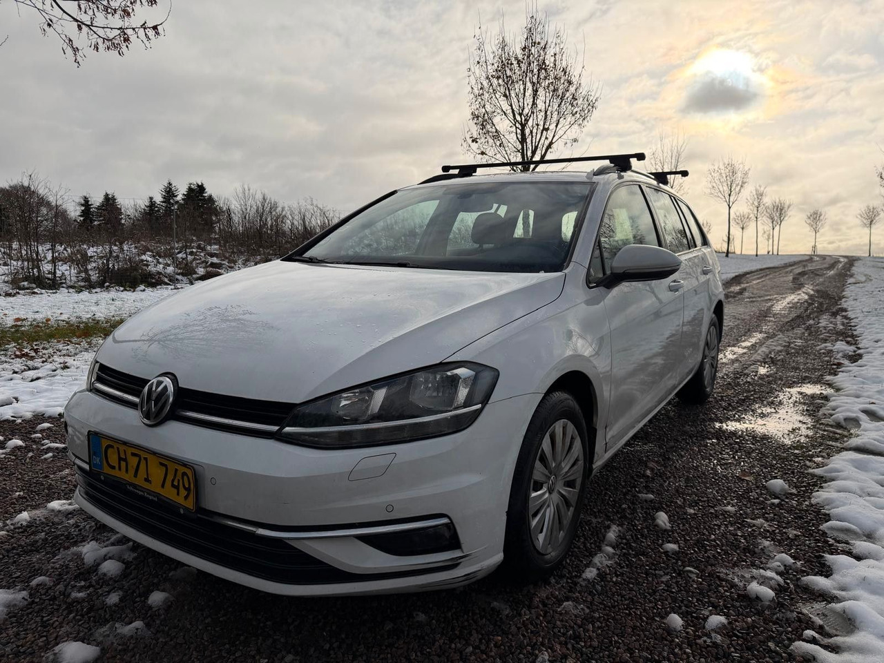 Volkswagen Golf VII Variant Comfortline - سيارة ستيشن: صورة 1 Volkswagen Golf VII Variant Comfortline - سيارة ستيشن: صورة 1