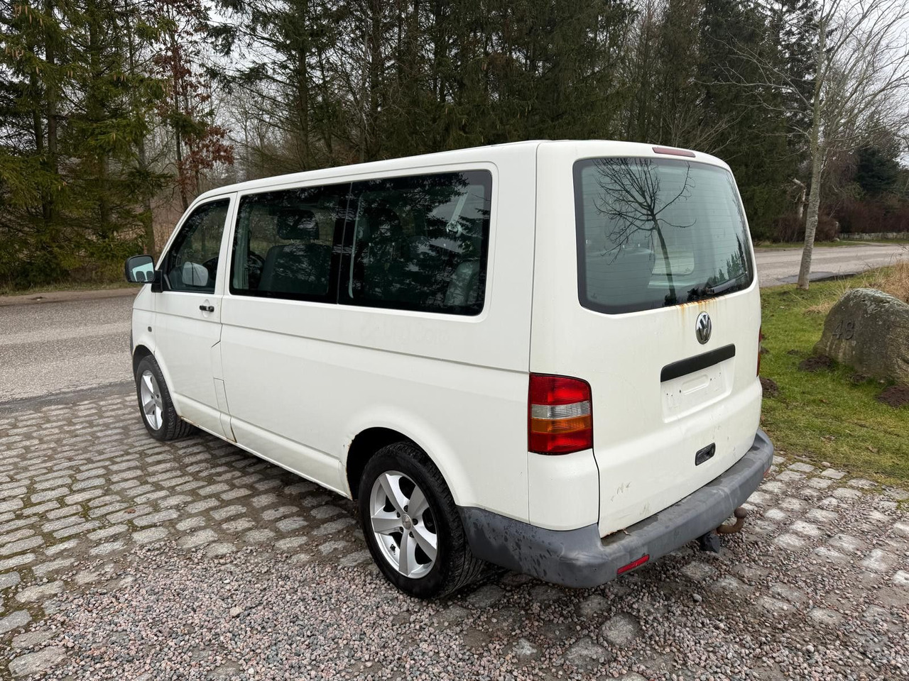 Volkswagen T5 Transporter 1.9 TDI *9 Sitze * 3900 € - ميكروباص: صورة 3 Volkswagen T5 Transporter 1.9 TDI *9 Sitze * 3900 € - ميكروباص: صورة 3