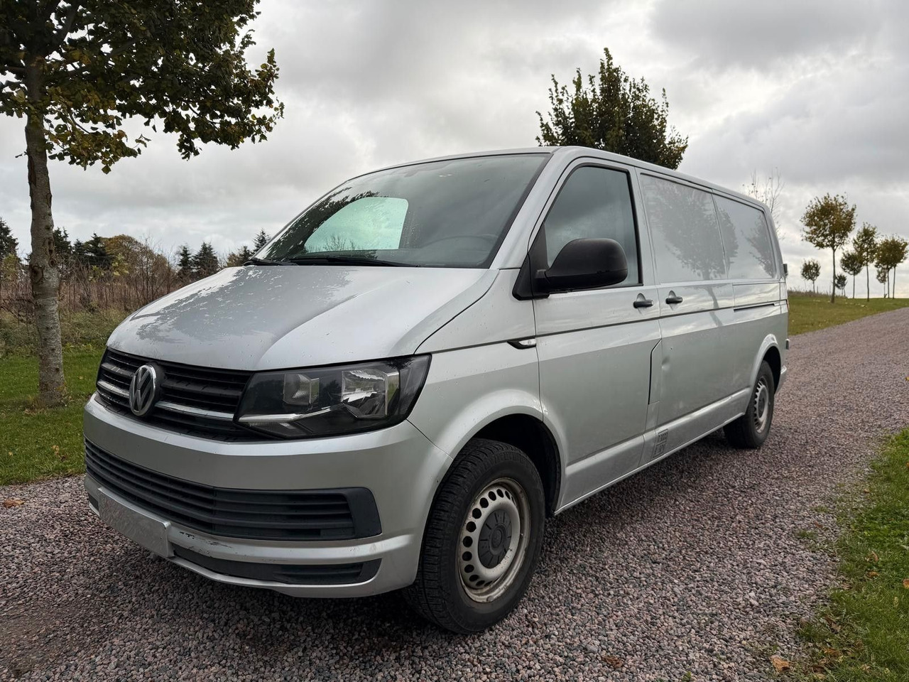 Volkswagen T6 Transporter Kasten lang - ميكروباص: صورة 1 Volkswagen T6 Transporter Kasten lang - ميكروباص: صورة 1