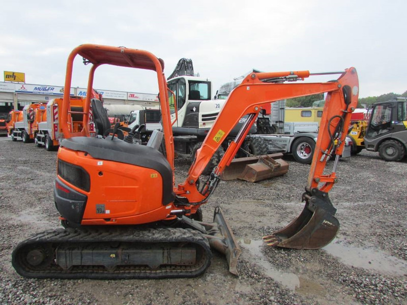 Kubota U 27-4 Canopy Minibagger 18.000 EUR - حفار صغير: صورة 4 Kubota U 27-4 Canopy Minibagger 18.000 EUR - حفار صغير: صورة 4