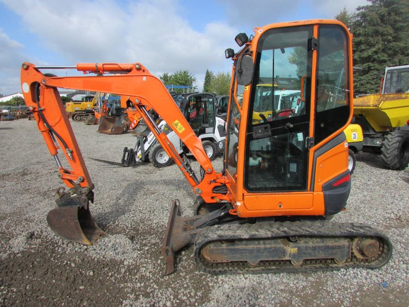 Kubota U 27-4 Minibagger 20.000 EUR - حفار صغير: صورة 2 Kubota U 27-4 Minibagger 20.000 EUR - حفار صغير: صورة 2