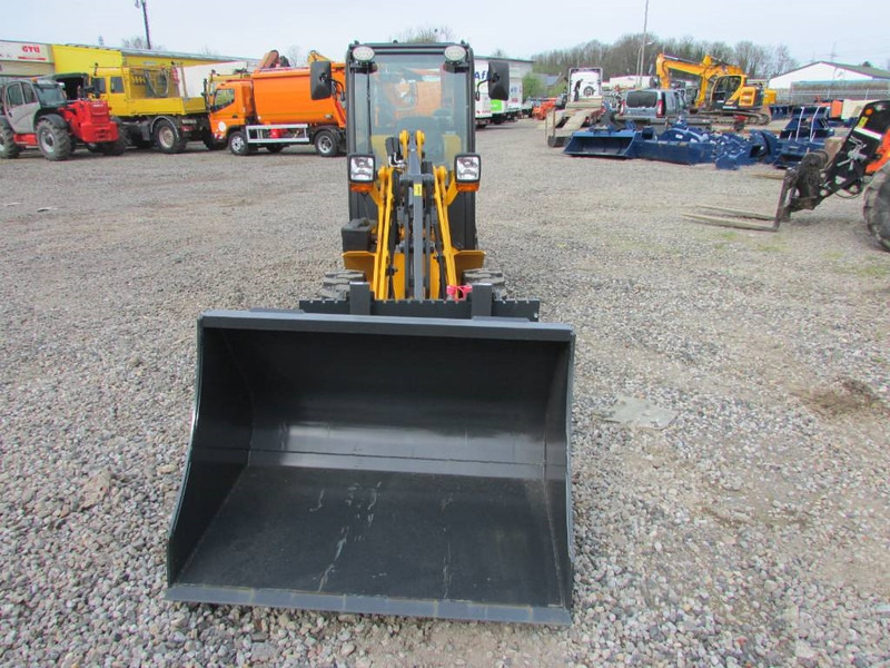 Schäffer 2428 SLT Schmalspur Radlader 32.500 Schaeffer - اللودر المجنزر صغير: صورة 4 Schäffer 2428 SLT Schmalspur Radlader 32.500 Schaeffer - اللودر المجنزر صغير: صورة 4
