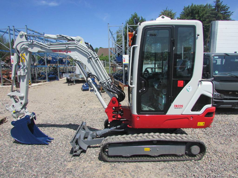 Takeuchi TB 225 Minibagger 42.500 EUR - حفار صغير: صورة 1 Takeuchi TB 225 Minibagger 42.500 EUR - حفار صغير: صورة 1