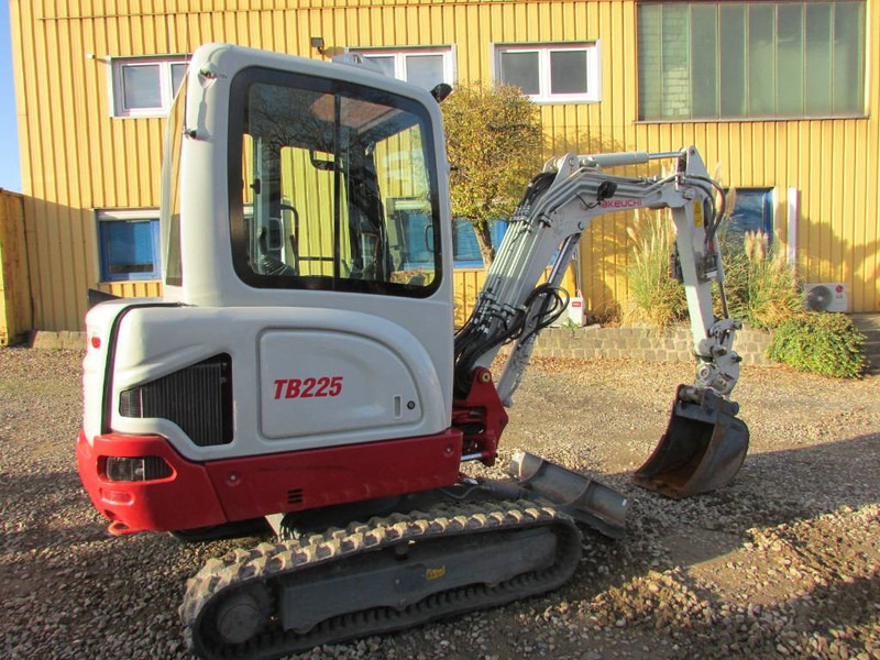 Takeuchi TB 225 V3 Minibagger 30.500 EUR - حفار صغير: صورة 4 Takeuchi TB 225 V3 Minibagger 30.500 EUR - حفار صغير: صورة 4