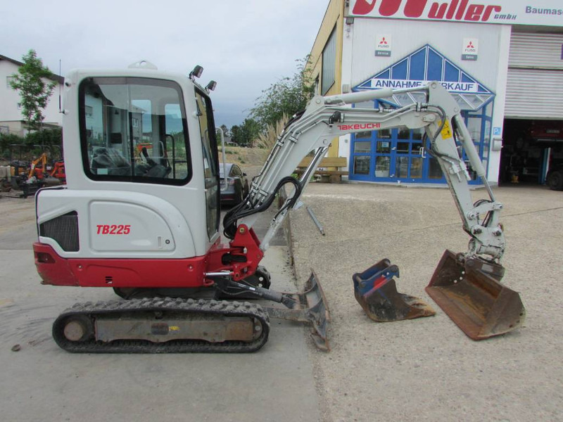 Takeuchi TB225 V3 Minibagger 32.000 EUR net - حفار صغير: صورة 1 Takeuchi TB225 V3 Minibagger 32.000 EUR net - حفار صغير: صورة 1