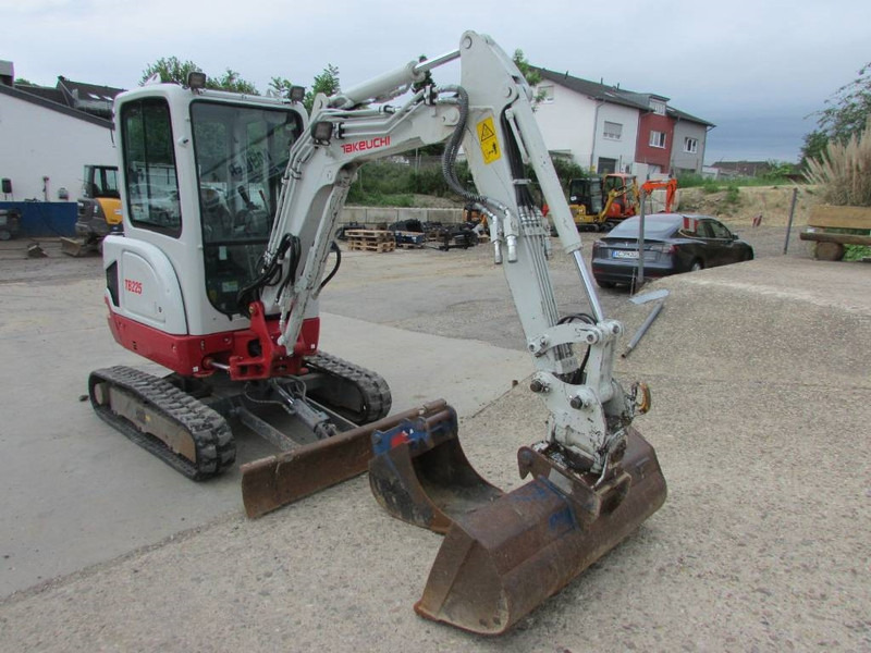 Takeuchi TB225 V3 Minibagger 32.000 EUR net - حفار صغير: صورة 2 Takeuchi TB225 V3 Minibagger 32.000 EUR net - حفار صغير: صورة 2