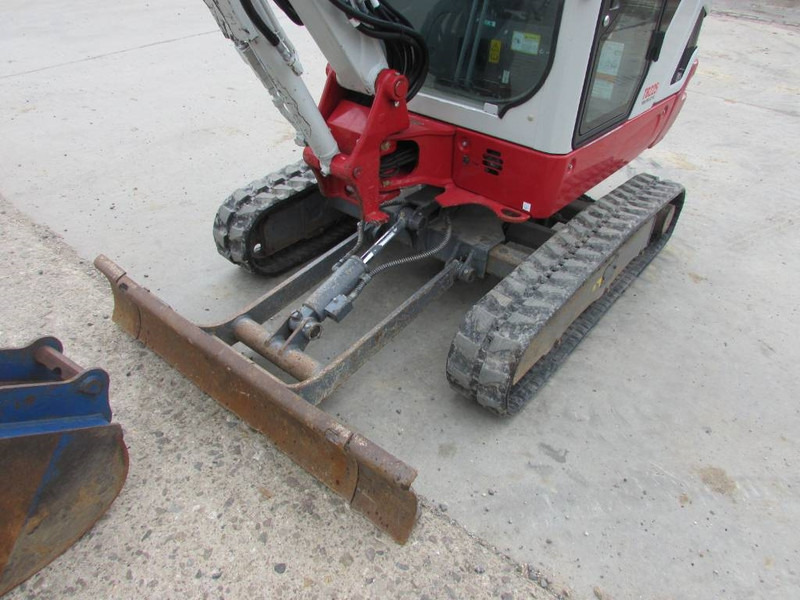 Takeuchi TB225 V3 Minibagger 32.000 EUR net - حفار صغير: صورة 3 Takeuchi TB225 V3 Minibagger 32.000 EUR net - حفار صغير: صورة 3