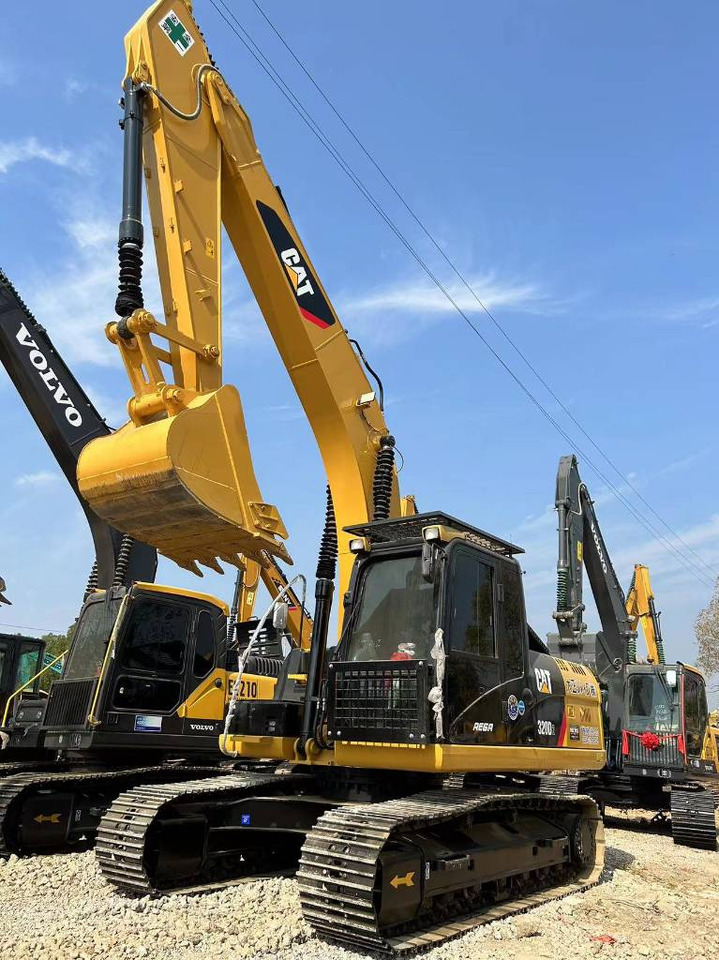 CAT 320D2 - حفار زاحف: صورة 1 CAT 320D2 - حفار زاحف: صورة 1