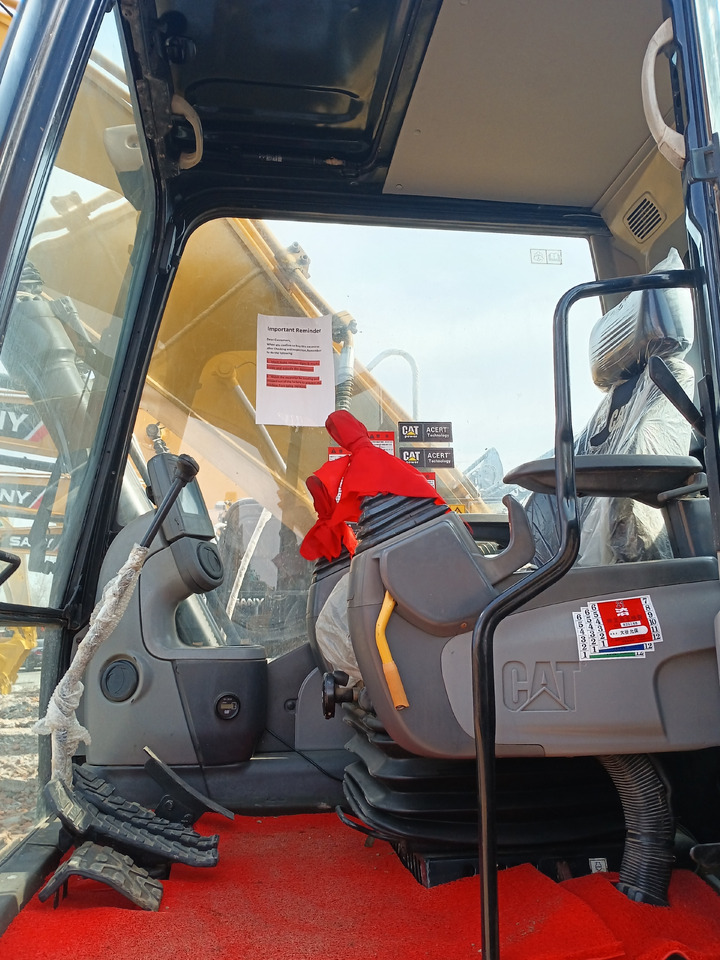 CATERPILLAR 320D2L - حفار زاحف: صورة 5 CATERPILLAR 320D2L - حفار زاحف: صورة 5