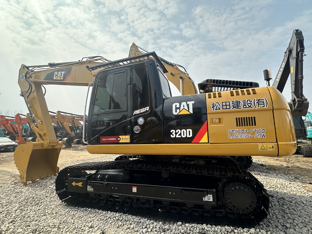 CATERPILLAR 320D2 - حفار زاحف: صورة 1 CATERPILLAR 320D2 - حفار زاحف: صورة 1