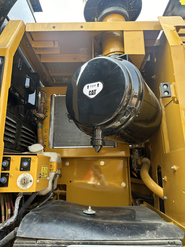 CATERPILLAR 329D2L - حفار زاحف: صورة 3 CATERPILLAR 329D2L - حفار زاحف: صورة 3