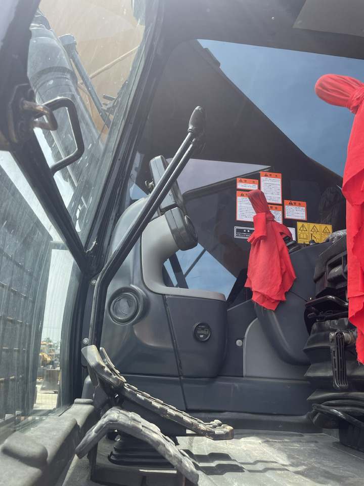 CATERPILLAR 330D2 - حفار زاحف: صورة 4 CATERPILLAR 330D2 - حفار زاحف: صورة 4