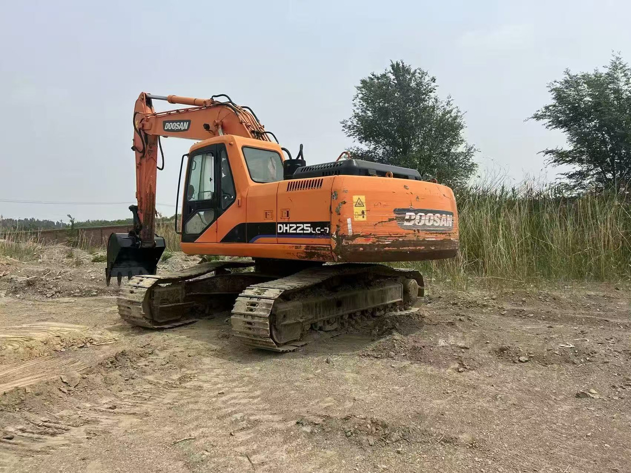 DOOSAN DH225LC-7 - حفار زاحف: صورة 3 DOOSAN DH225LC-7 - حفار زاحف: صورة 3