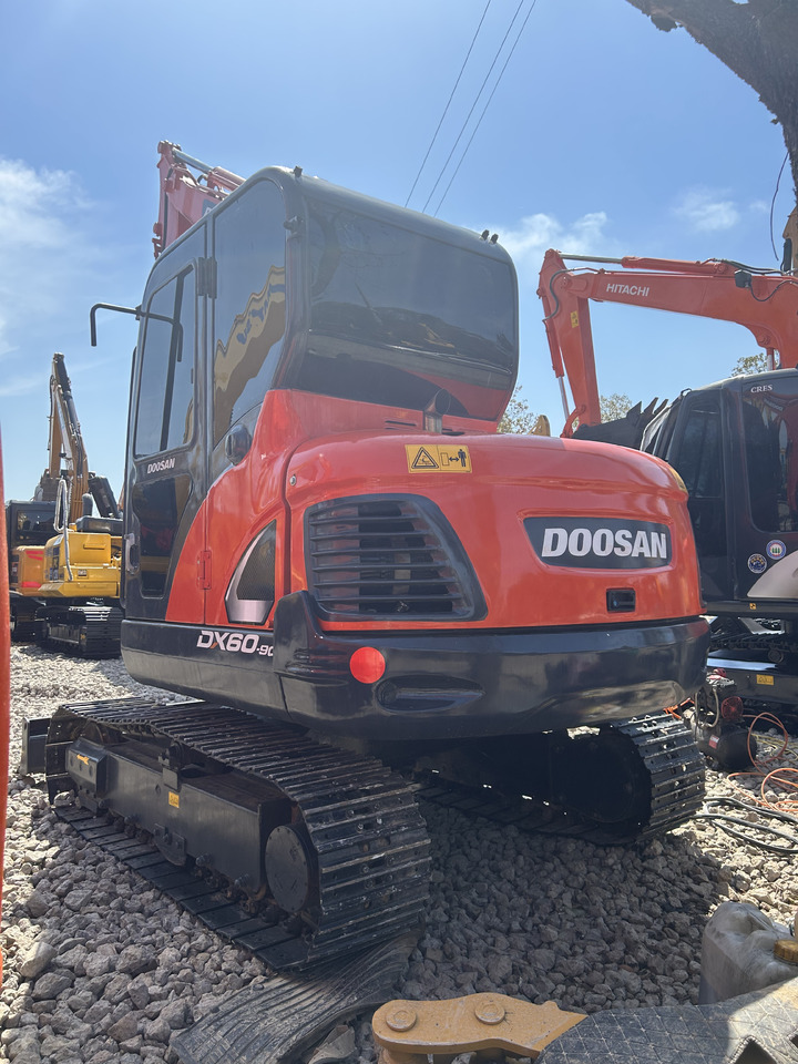Doosan DX60 - حفار صغير: صورة 4 Doosan DX60 - حفار صغير: صورة 4