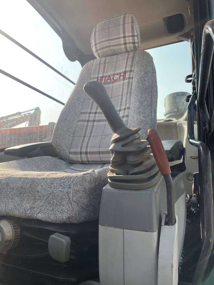 HITACHI ZX130 - حفار زاحف: صورة 3 HITACHI ZX130 - حفار زاحف: صورة 3