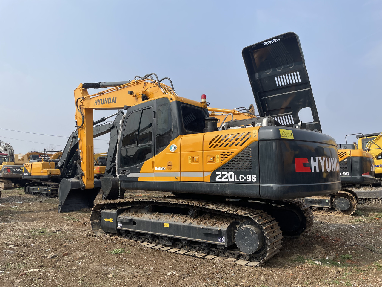 Hyundai R220LC-9S - حفار زاحف: صورة 1 Hyundai R220LC-9S - حفار زاحف: صورة 1