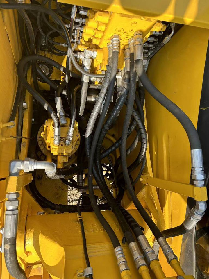 حفار زاحف KOMATSU PC 130-8: صورة 7