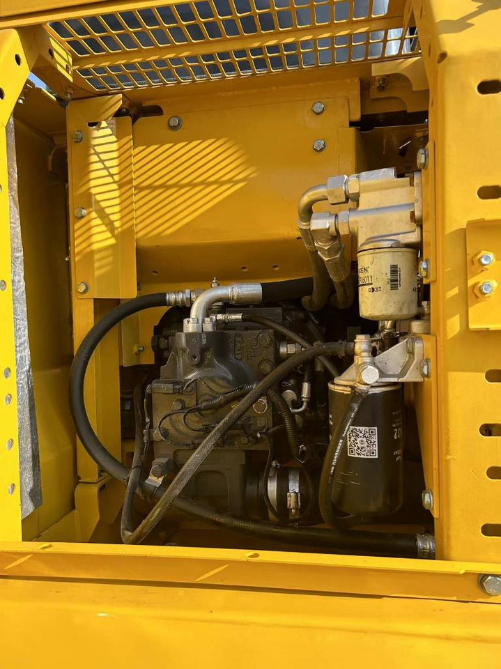 حفار زاحف KOMATSU PC 130-8: صورة 6