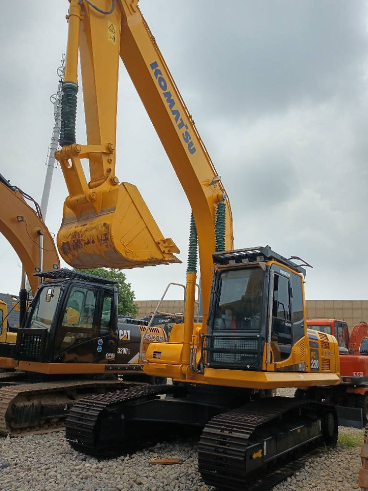KOMATSU PC 220-8 - حفار زاحف: صورة 2 KOMATSU PC 220-8 - حفار زاحف: صورة 2