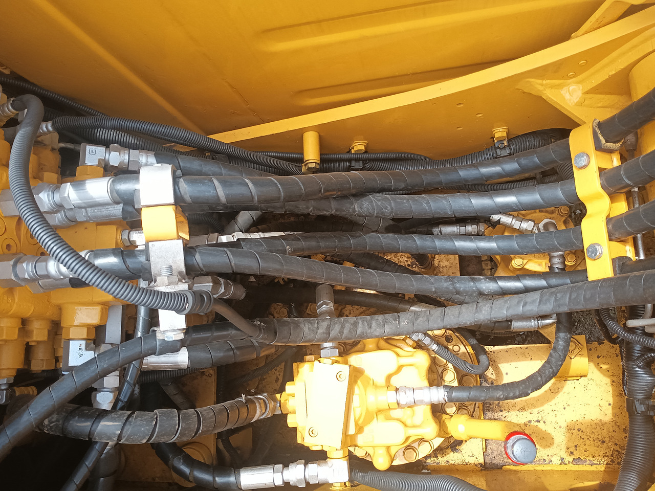 KOMATSU PC120 - حفار زاحف: صورة 3 KOMATSU PC120 - حفار زاحف: صورة 3