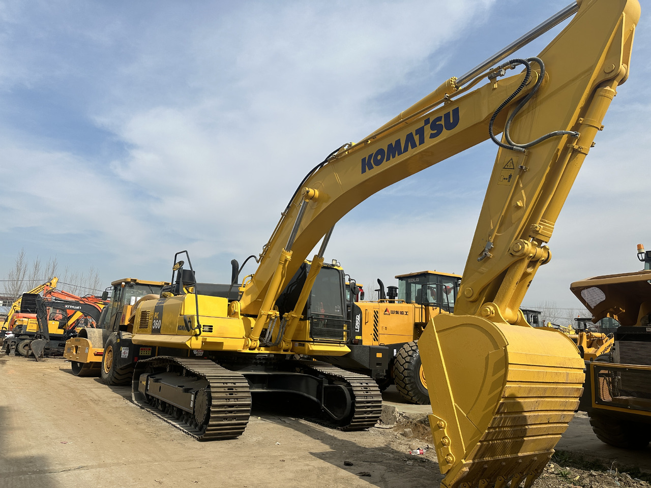 KOMATSU PC360 - حفار زاحف: صورة 5 KOMATSU PC360 - حفار زاحف: صورة 5