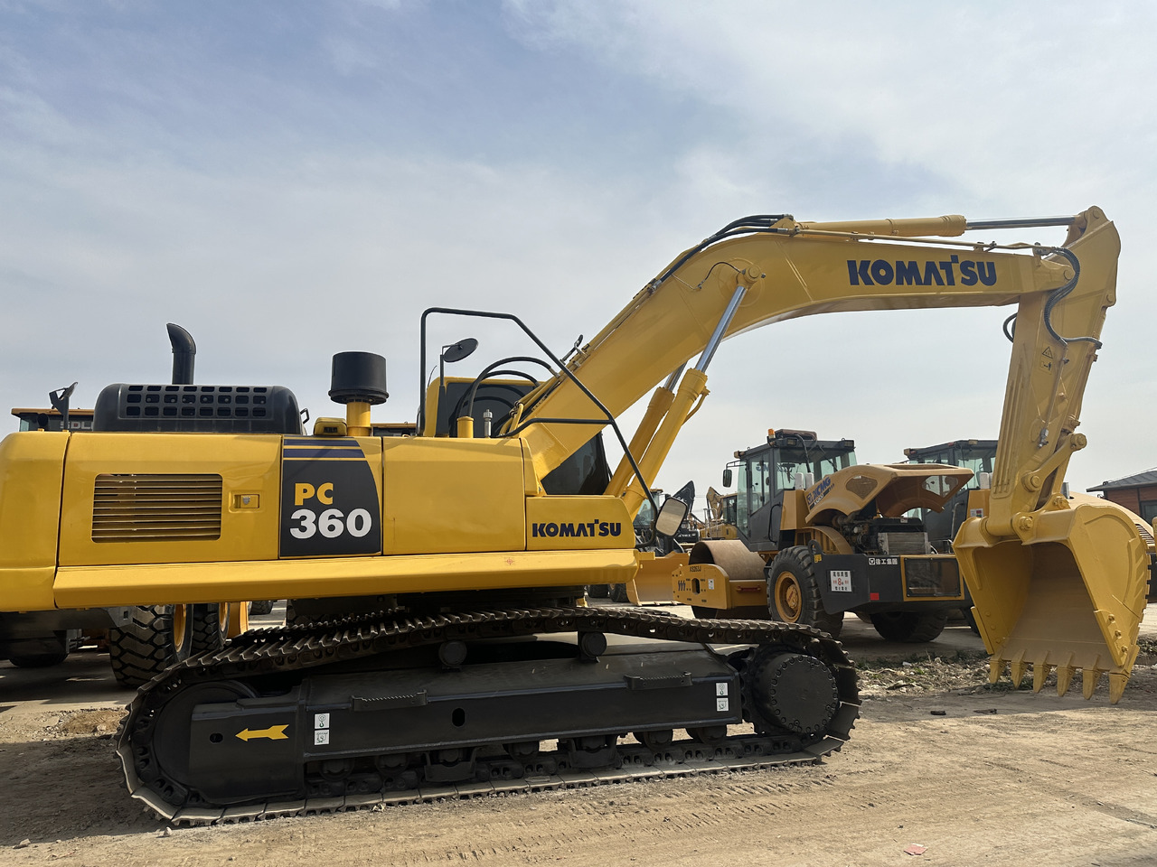 KOMATSU PC360 - حفار زاحف: صورة 1 KOMATSU PC360 - حفار زاحف: صورة 1
