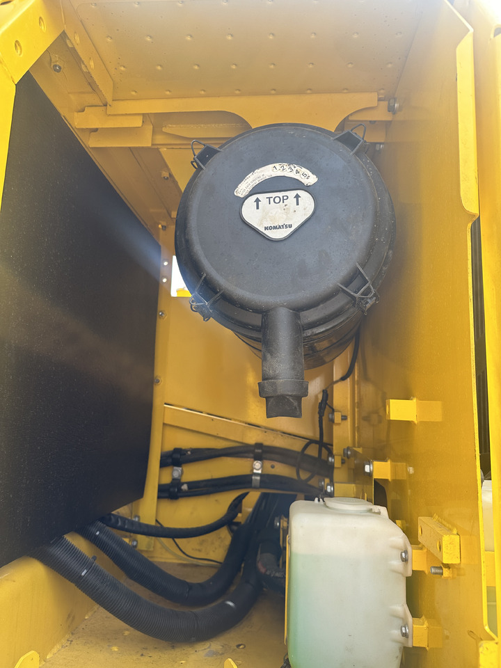 Komatsu PC 240 LC-8 - حفار زاحف: صورة 5 Komatsu PC 240 LC-8 - حفار زاحف: صورة 5