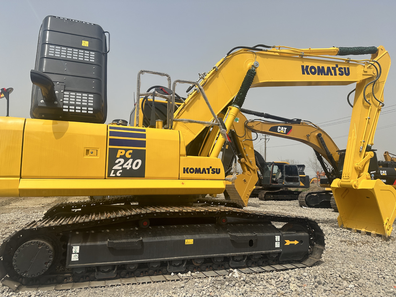 Komatsu PC 240 LC-8 - حفار زاحف: صورة 2 Komatsu PC 240 LC-8 - حفار زاحف: صورة 2