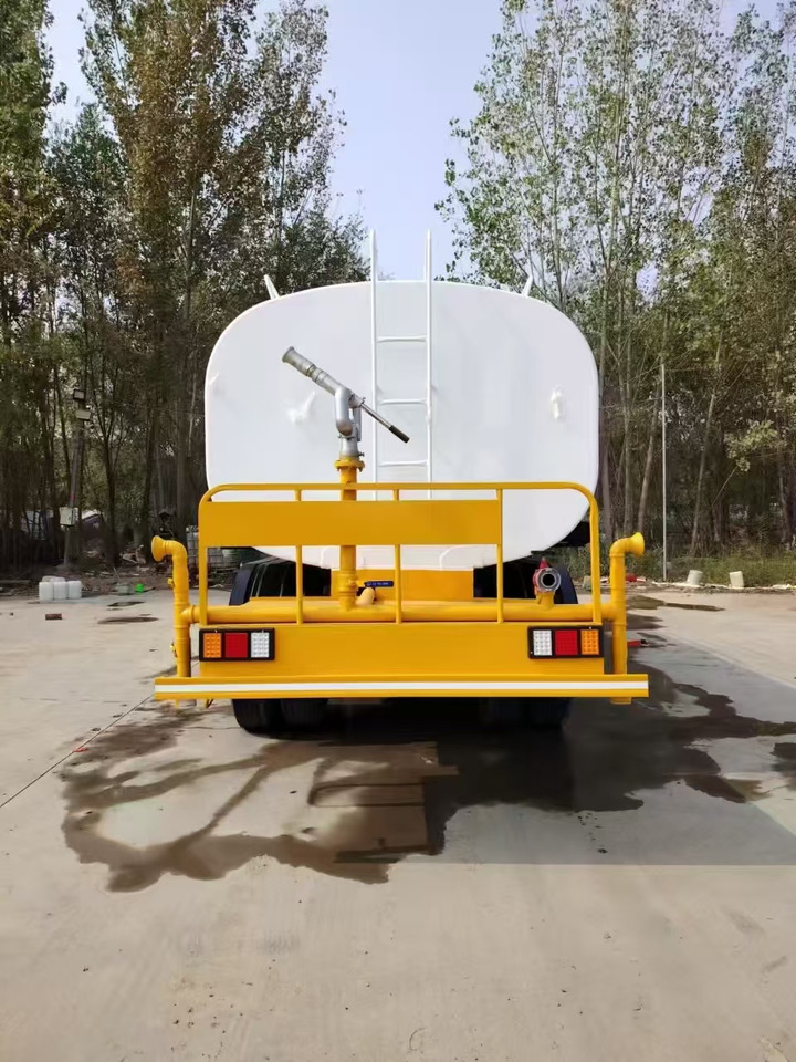 شاحنة صهريج SINOTRUK HOWO sprinkler: صورة 6