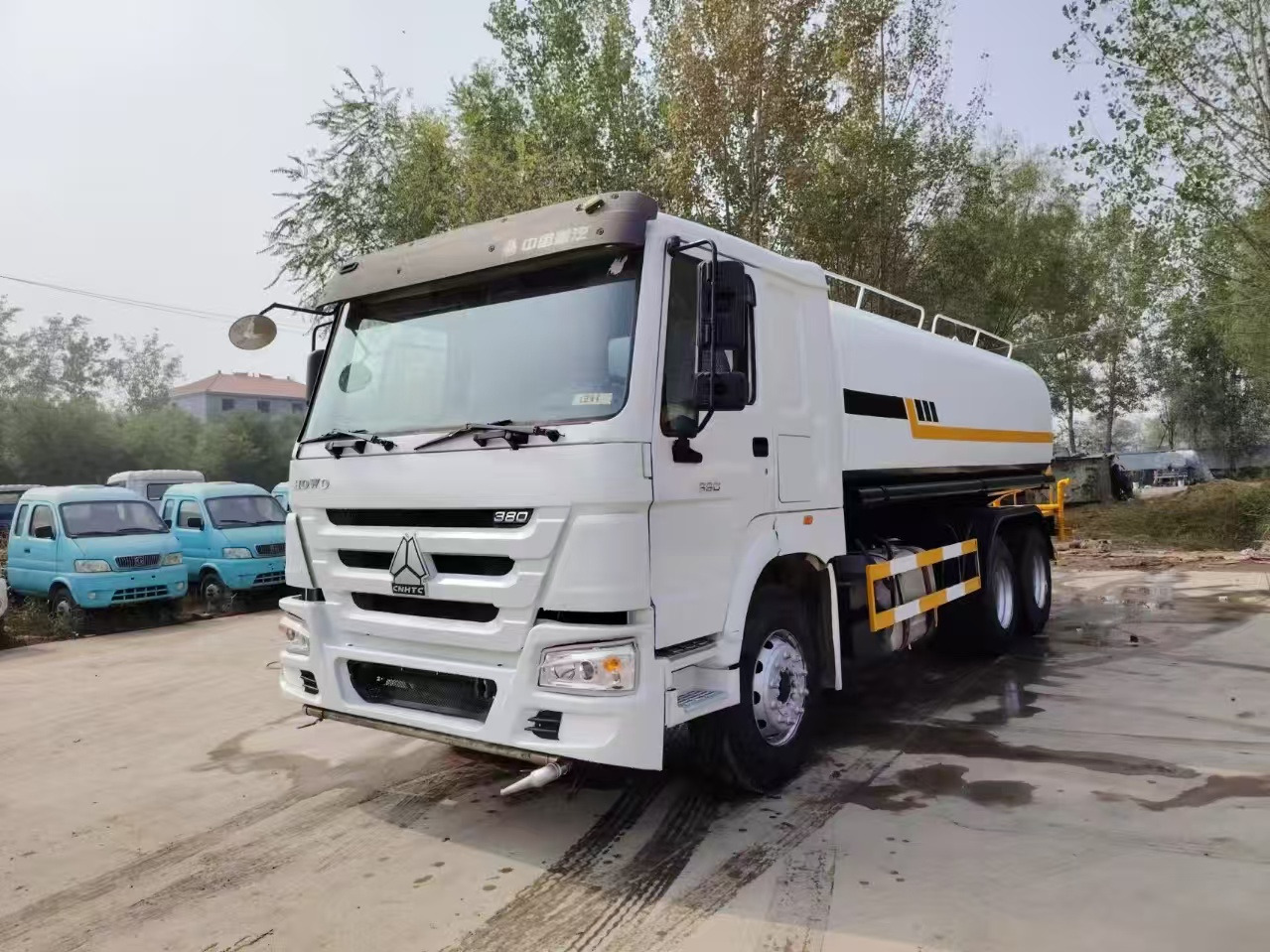 شاحنة صهريج SINOTRUK HOWO sprinkler: صورة 8