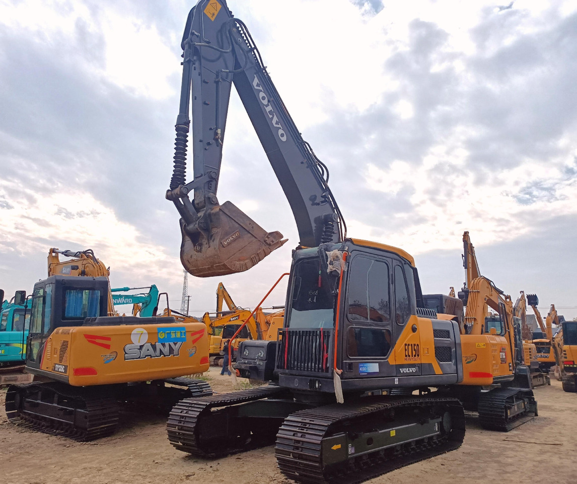 VOLVO EC150 - حفار صغير: صورة 1 VOLVO EC150 - حفار صغير: صورة 1