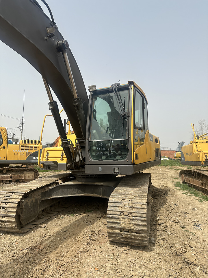 VOLVO EC220D - حفار زاحف: صورة 2 VOLVO EC220D - حفار زاحف: صورة 2