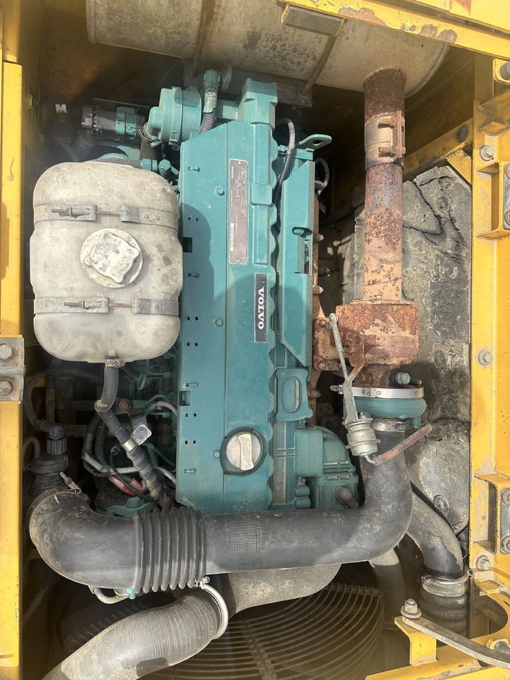 VOLVO EC220D - حفار زاحف: صورة 5 VOLVO EC220D - حفار زاحف: صورة 5