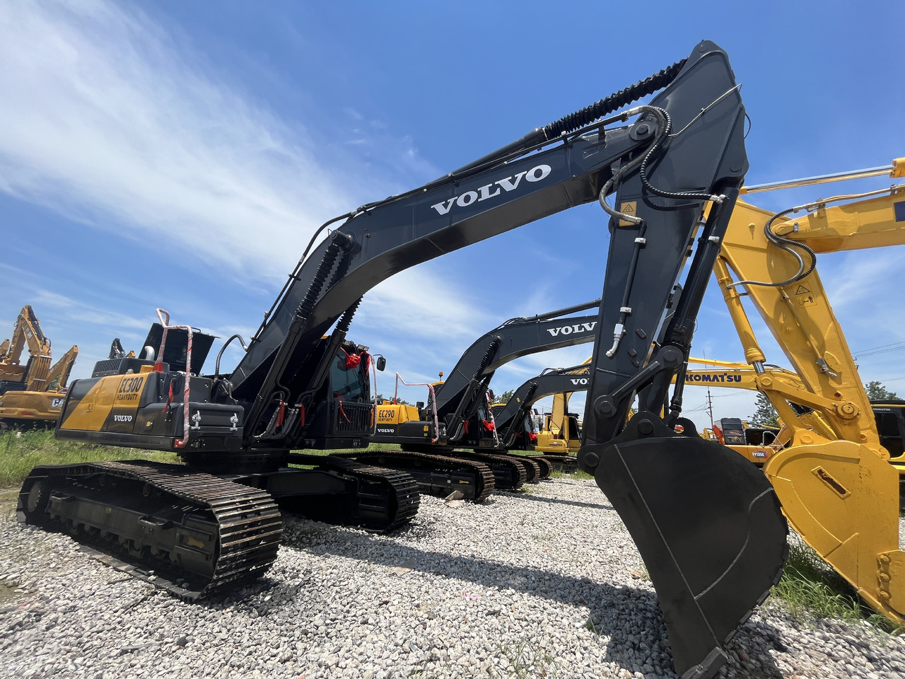 Volvo EC300DL - حفار زاحف: صورة 2 Volvo EC300DL - حفار زاحف: صورة 2