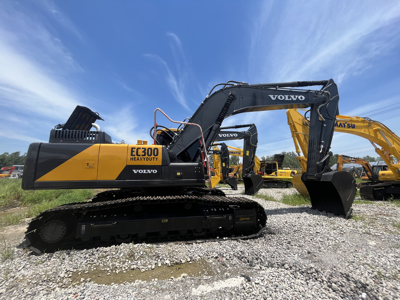Volvo EC300DL - حفار زاحف: صورة 1 Volvo EC300DL - حفار زاحف: صورة 1