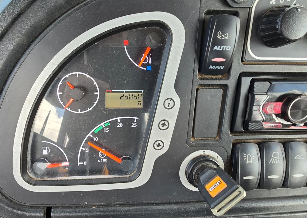 JCB - لودر ذو محراث خلفي/ باكهو: صورة 4 JCB - لودر ذو محراث خلفي/ باكهو: صورة 4