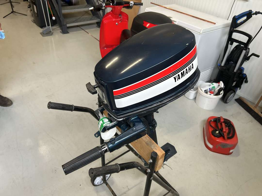 1985 Båtmotor 5 hk fra Yamaha - أدوات ومعدات: صورة 1 1985 Båtmotor 5 hk fra Yamaha - أدوات ومعدات: صورة 1