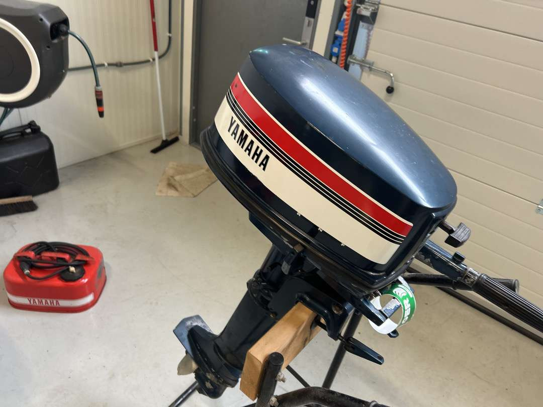 1985 Båtmotor 5 hk fra Yamaha - أدوات ومعدات: صورة 2 1985 Båtmotor 5 hk fra Yamaha - أدوات ومعدات: صورة 2