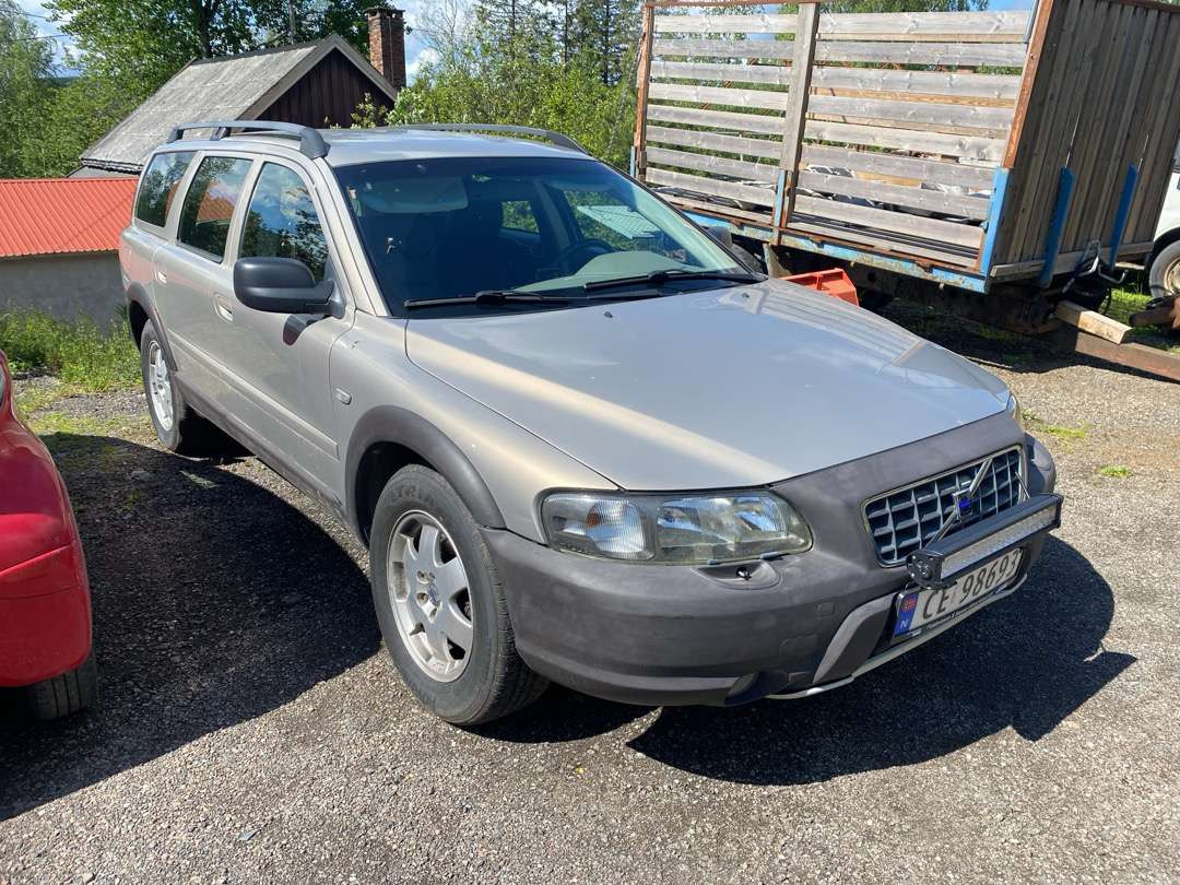 2001 Volvo XC70 EU-GODKJENT (rep.-objekt) - سيارة: صورة 2 2001 Volvo XC70 EU-GODKJENT (rep.-objekt) - سيارة: صورة 2